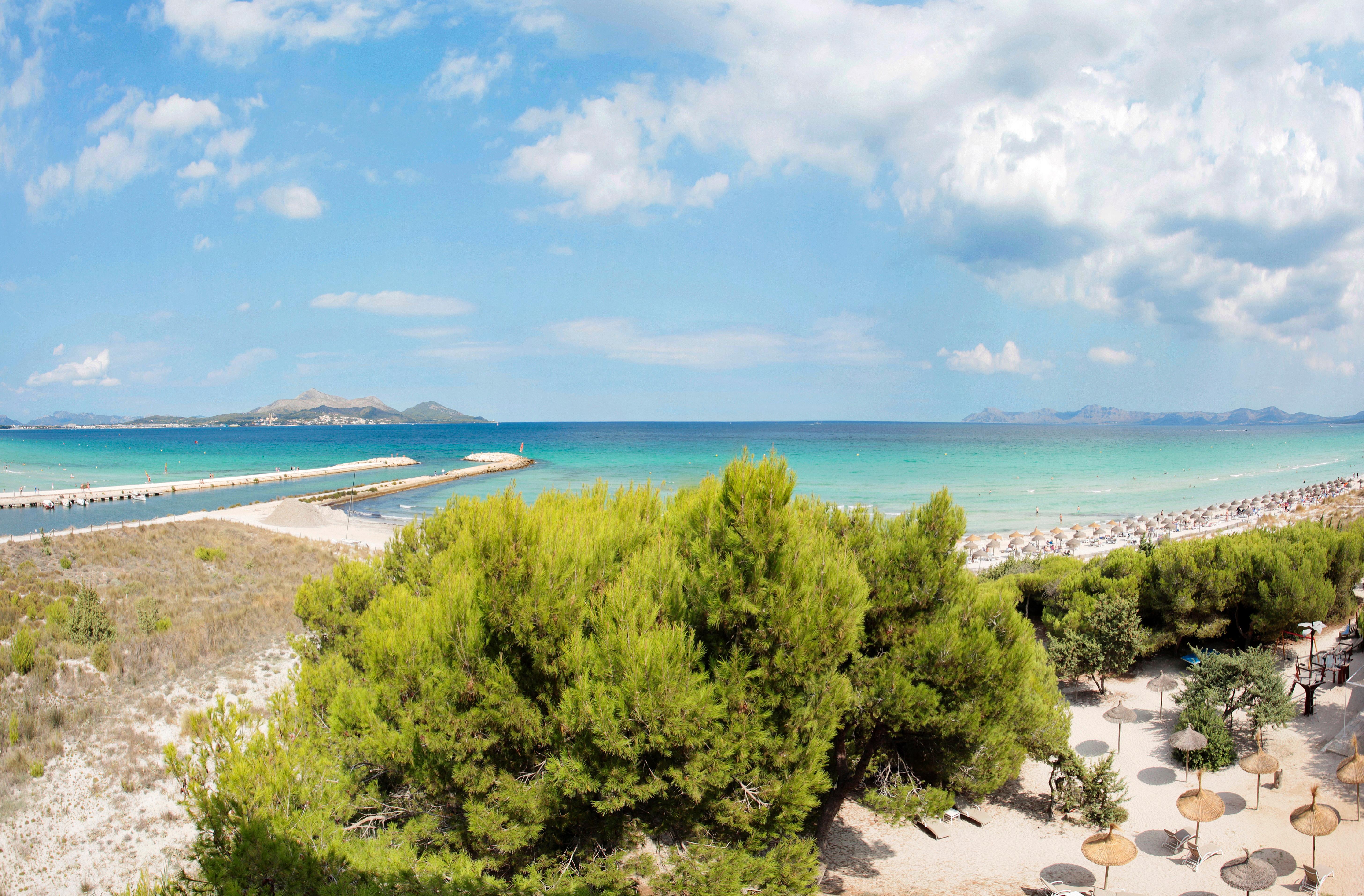 Grupotel Parc Natural & Spa Platja de Muro Εξωτερικό φωτογραφία View of the bay