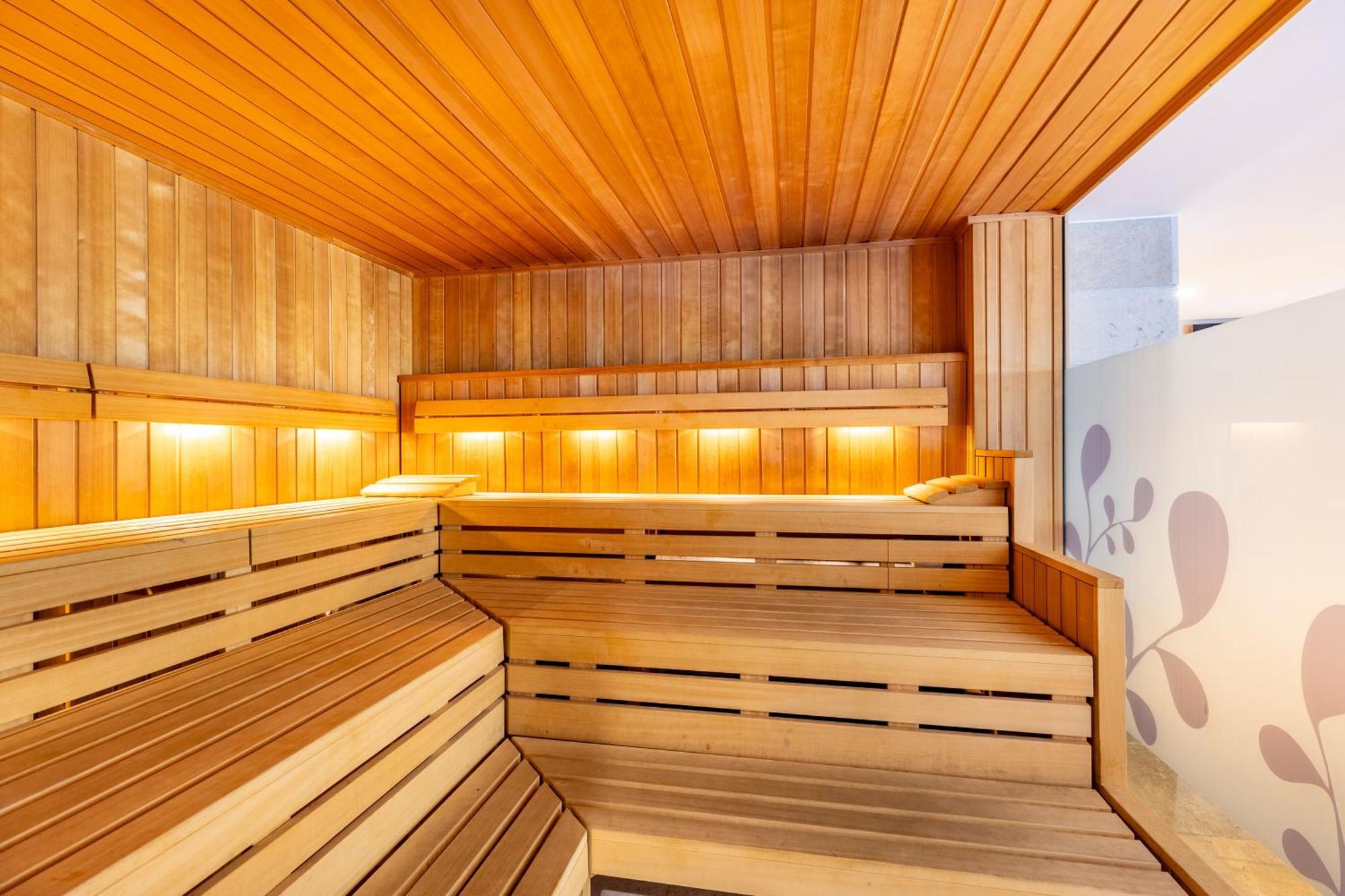 Grupotel Parc Natural & Spa Platja de Muro Εξωτερικό φωτογραφία A modern Finnish sauna