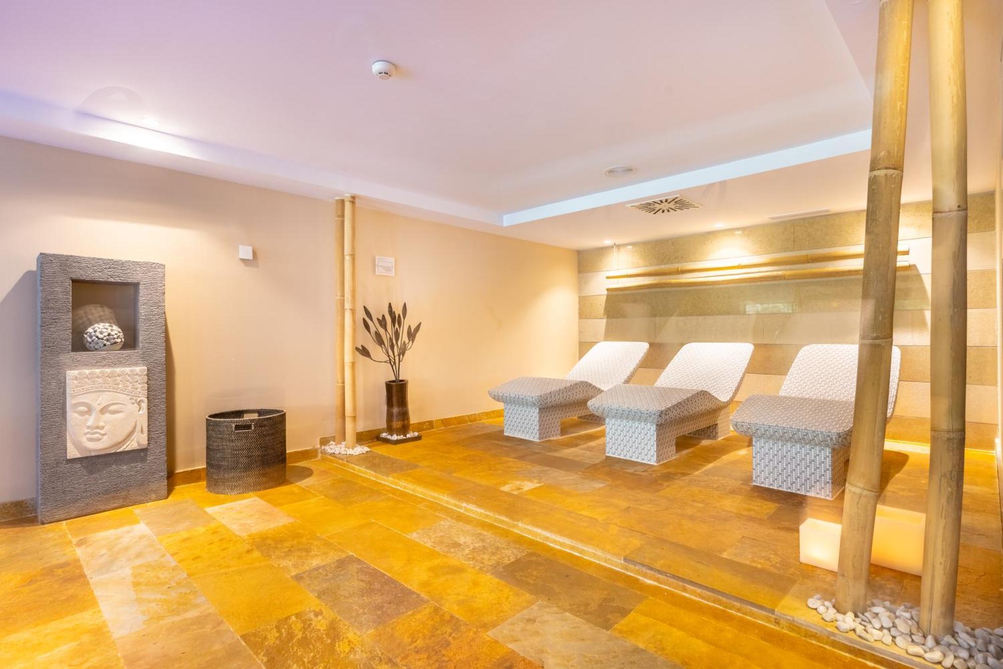 Grupotel Parc Natural & Spa Platja de Muro Εξωτερικό φωτογραφία A relaxation room at a spa