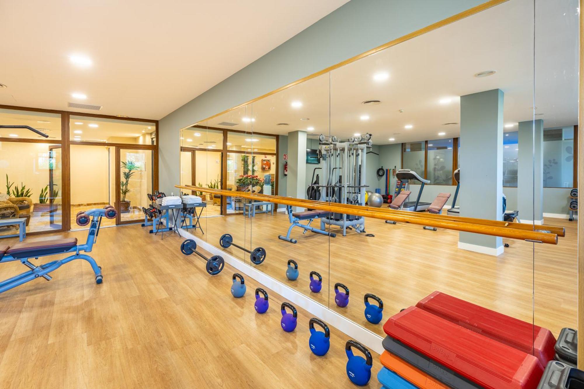 Grupotel Parc Natural & Spa Platja de Muro Εξωτερικό φωτογραφία The gym at the hotel